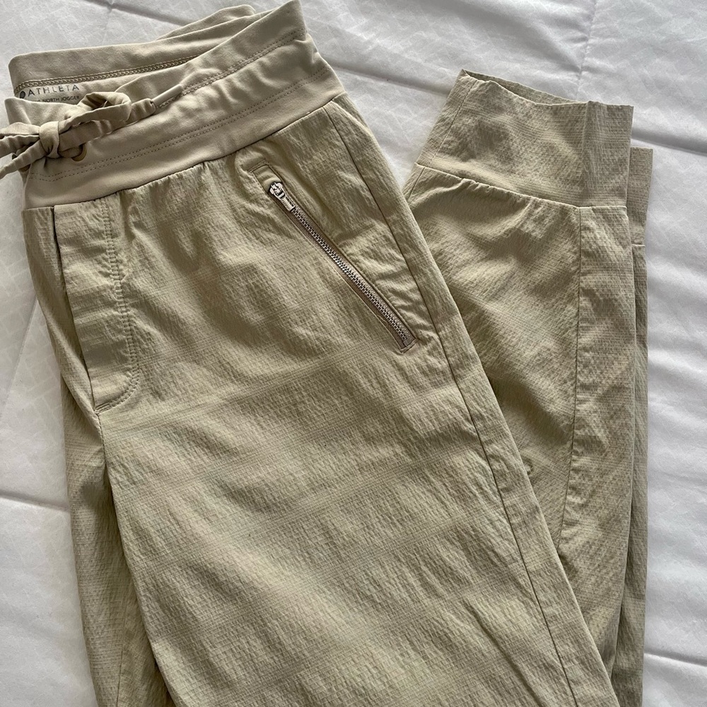 Athleta Joggers Trekkie Women’s Size 8 Tan